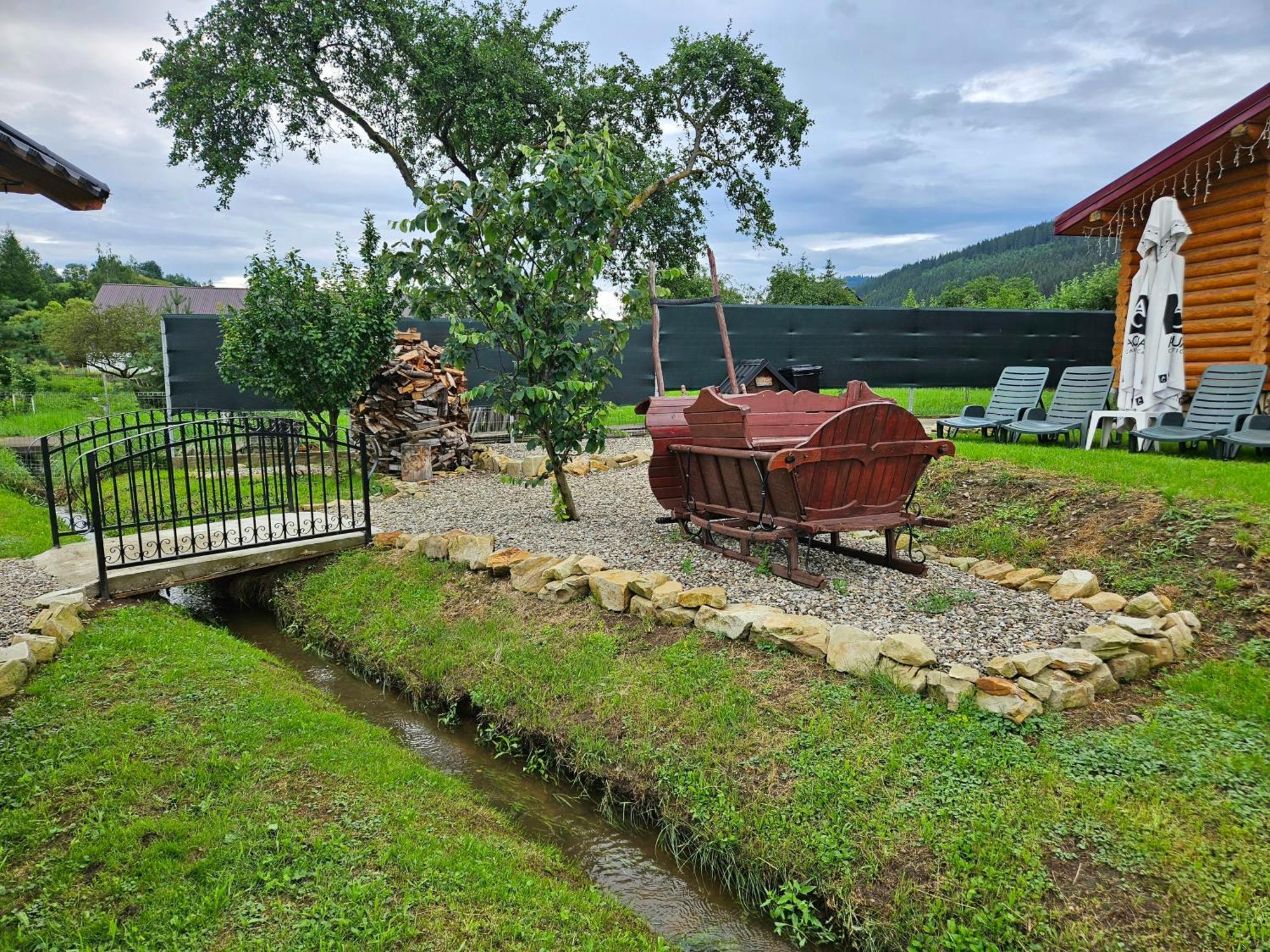 Cabana Alesia, Relaxare La Poalele Raraului Câmpulung Moldovenesc Extérieur photo